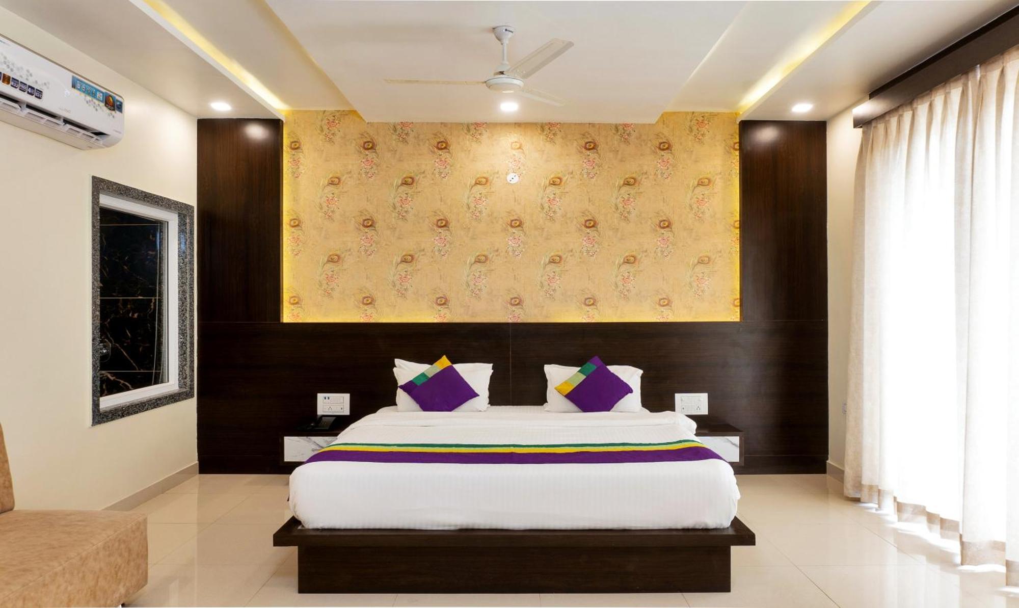 Treebo Premium Royal Amar With Mountain View, 2 Km From Pushkar Lake Exterior photo