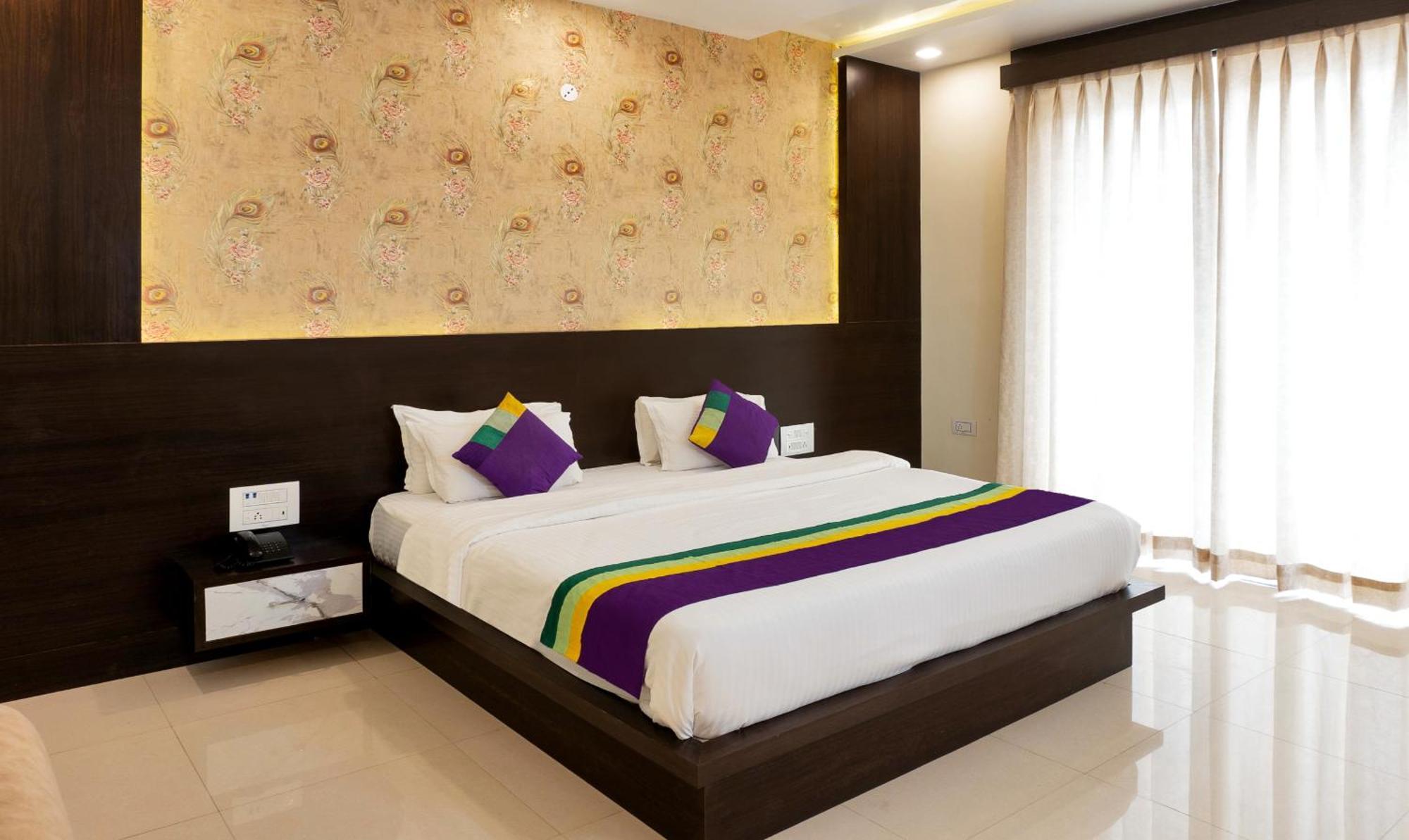 Treebo Premium Royal Amar With Mountain View, 2 Km From Pushkar Lake Exterior photo