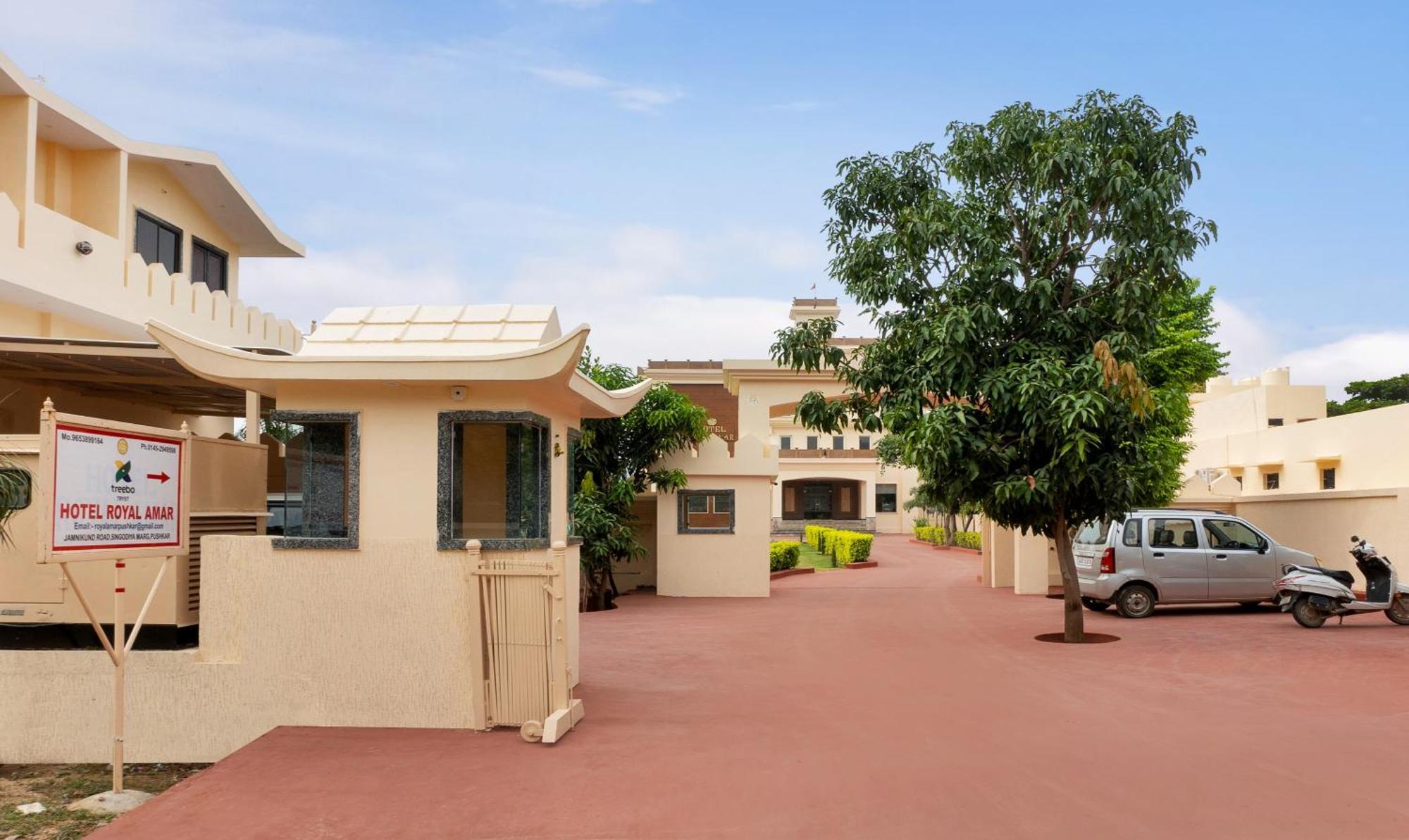 Treebo Premium Royal Amar With Mountain View, 2 Km From Pushkar Lake Exterior photo